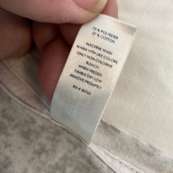 Tee Shop Small gray fade v neck t shirt with pocket light weight semi sheer - Picture 5 of 6